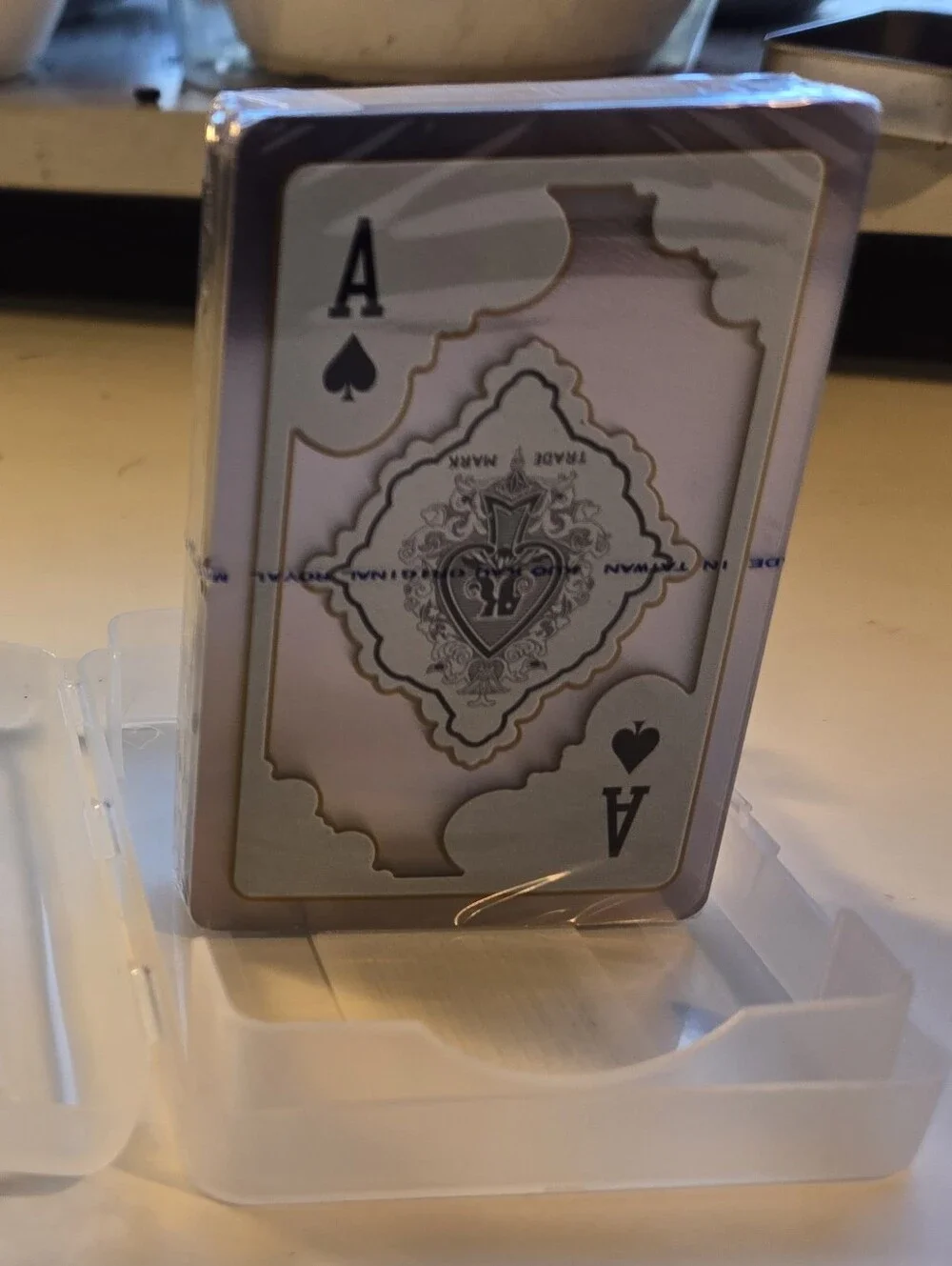 Waterproof Transparent Playing Cards - New In Case - Picture 5 of 8
